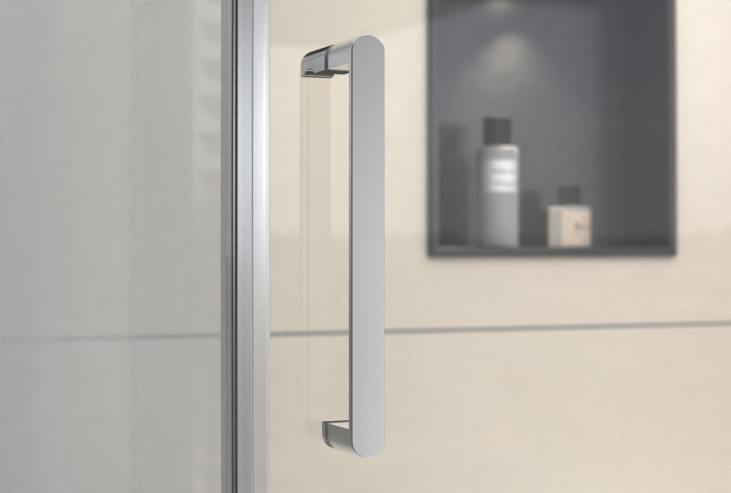 Douche en niche avec porte pivotante sur panneau fixe NT403